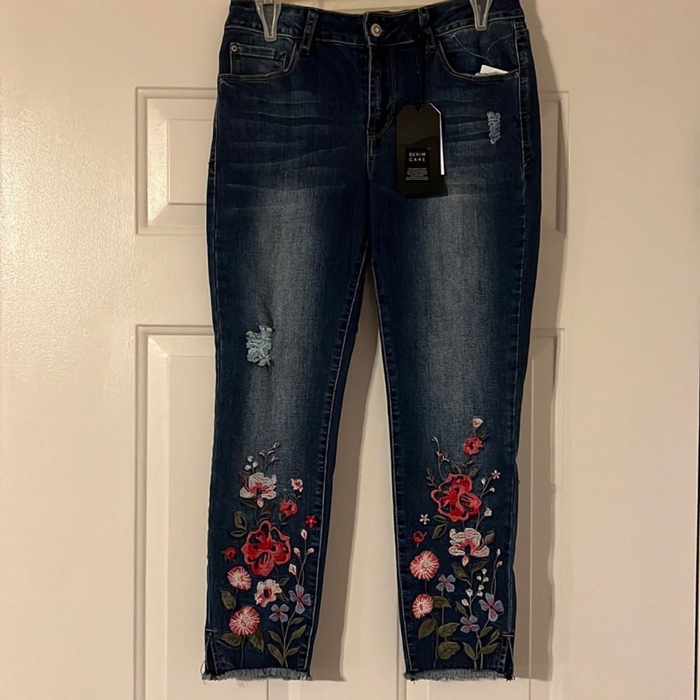 NWT Women’s Kensie Skinny Crop Jeans